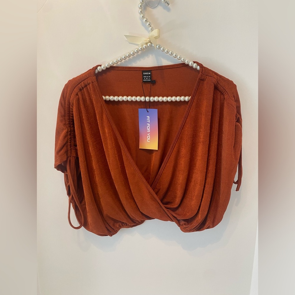 NWT Drawstring Sleeve Top - Picture 6 of 12